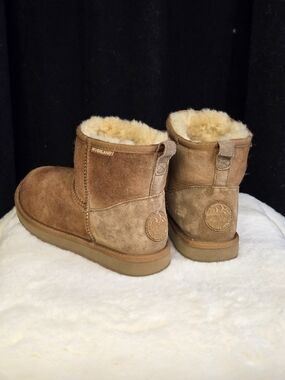 Riverland Sheepskin Short Boots Size 8 UGG Style Cleaned